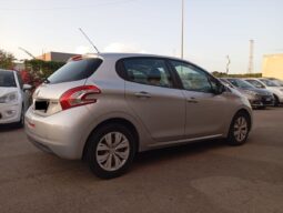 PEUGEOT 208 pieno